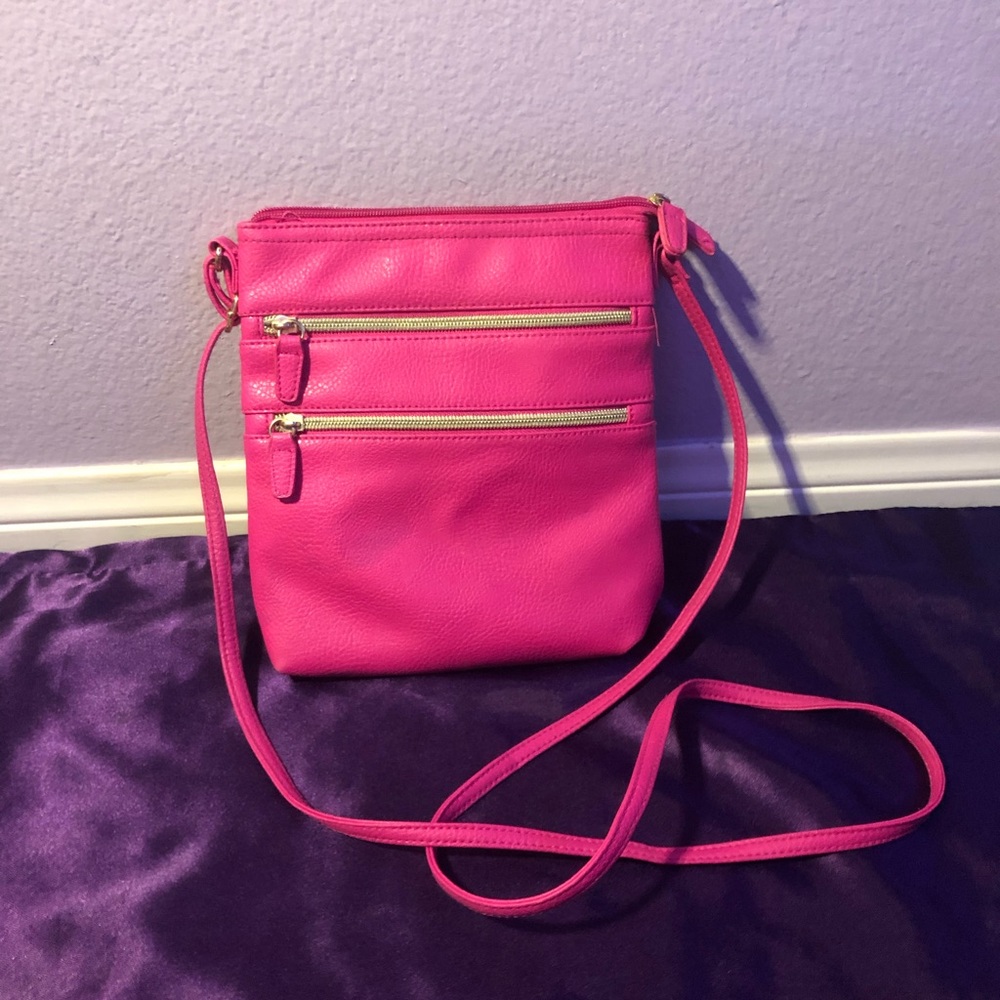 Cute CROSSBODY Purse (small stain on the front)